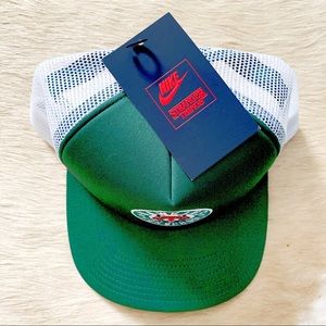 😱 NIKE Stranger Things Green Cap Unisex NWT